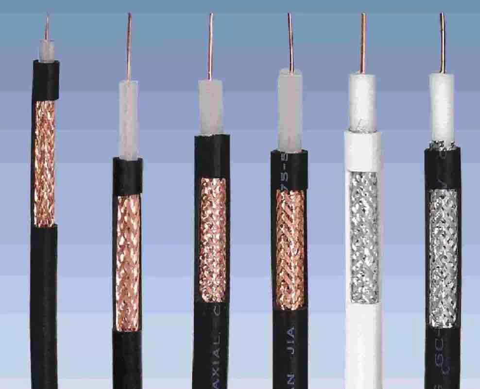 弱电工程中常见的传输介质：同轴电缆、双绞线、光纤！