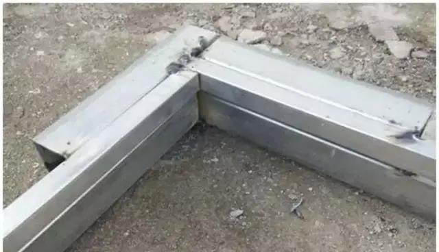 弱电工程LED显示屏安装过程图解