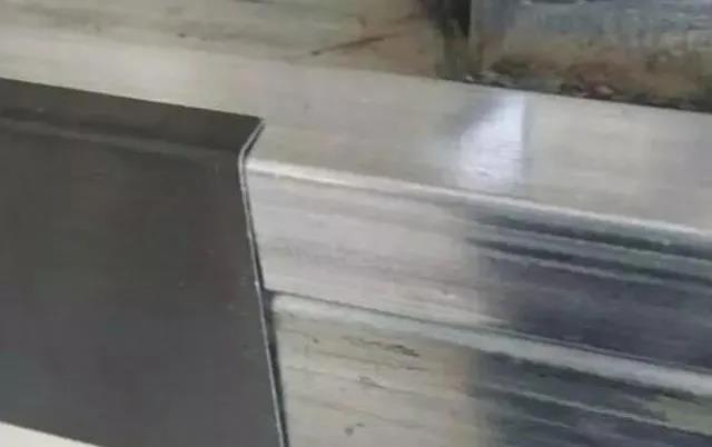 弱电工程LED显示屏安装过程图解