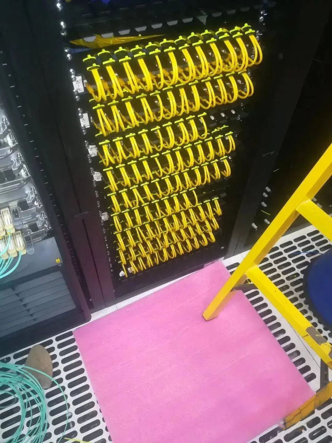 弱电机柜如何保养？如何除尘？