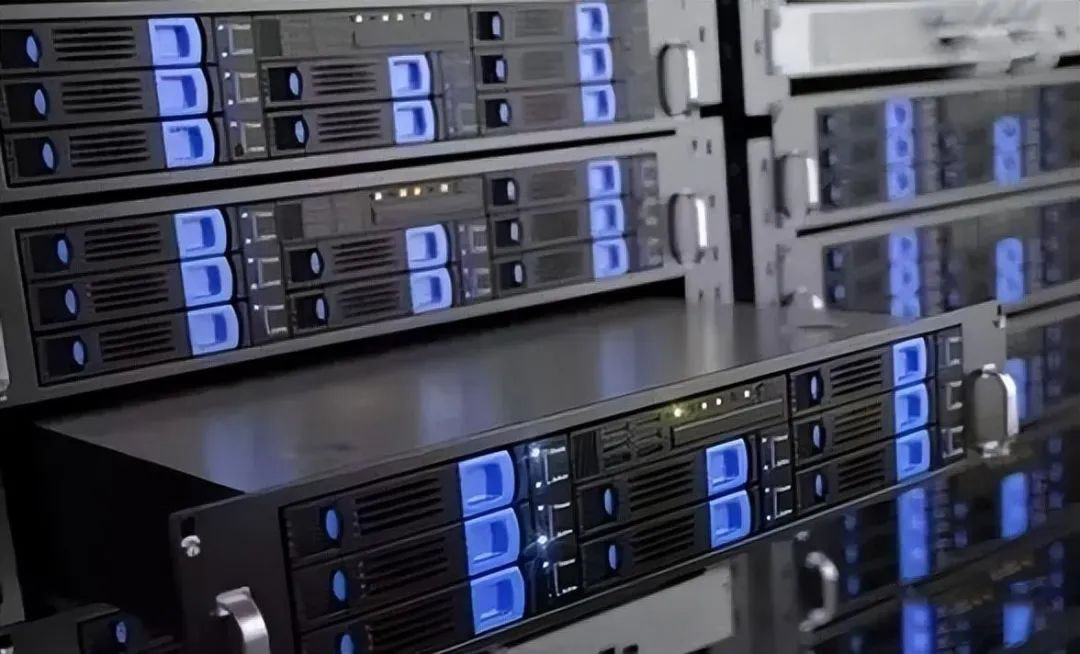 服务器的1U、2U是什么意思？42U机柜可以放多少台服务器？