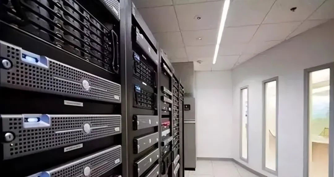 服务器的1U、2U是什么意思？42U机柜可以放多少台服务器？