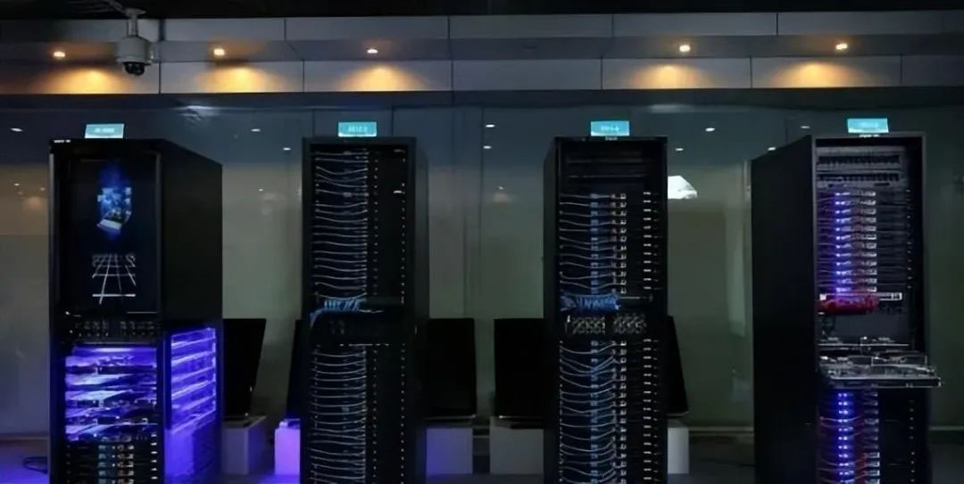 服务器的1U、2U是什么意思？42U机柜可以放多少台服务器？