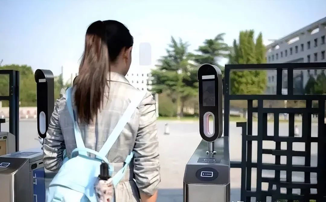 一文了解二维码门禁你知道支持多少种识别方式！