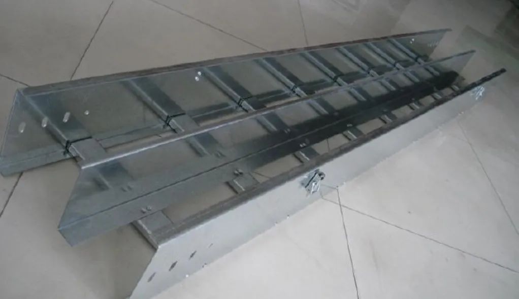 常用的几种不同材质的电缆桥架的区别！