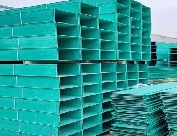 常用的几种不同材质的电缆桥架的区别！