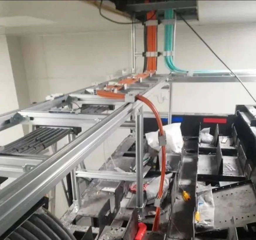 机房布线，上走线、下走线，那个好？