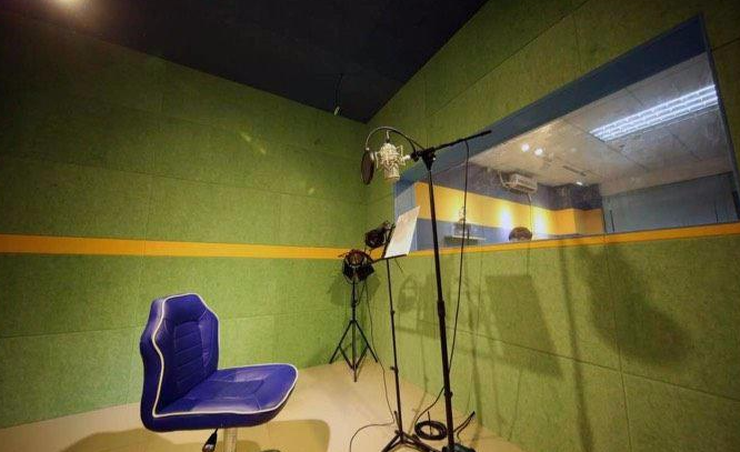 使用话筒时产生的啸叫及其解决方法！