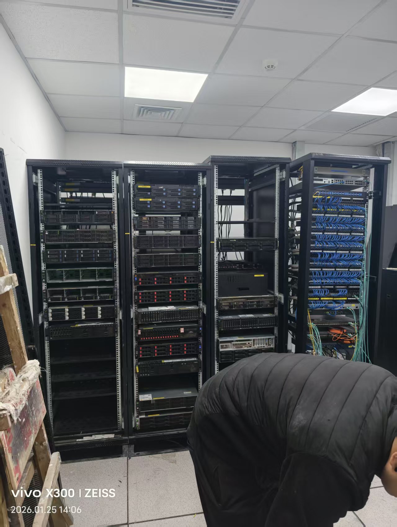 金山致远 & 盈中心办公区弱电工程：打造安全、稳定、智能的数字化办公标杆